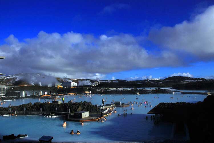 アイスランド　世界最大の露天風呂